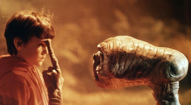 E.T. touching Elliott's head