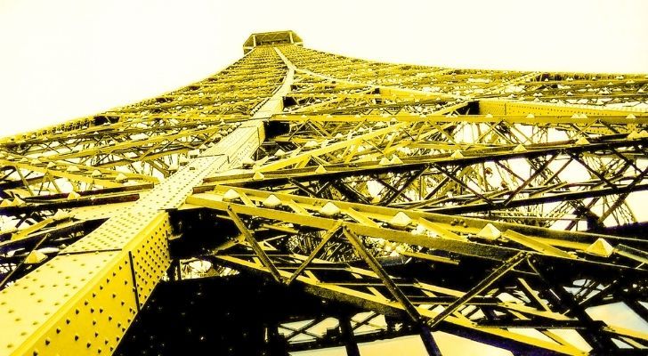 Eiffel Tower in yellow!