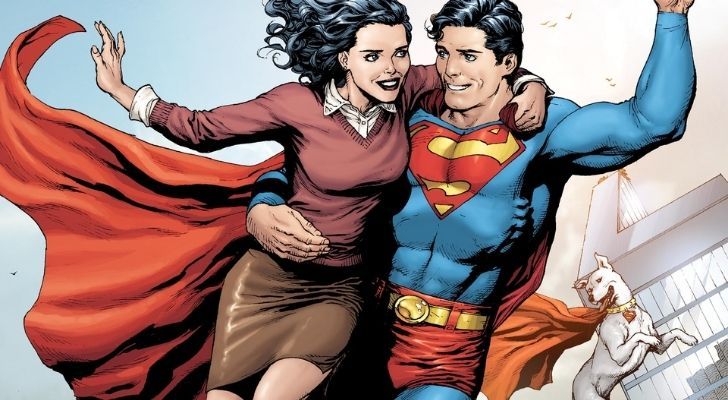 Superman holding his lover Lois Lane