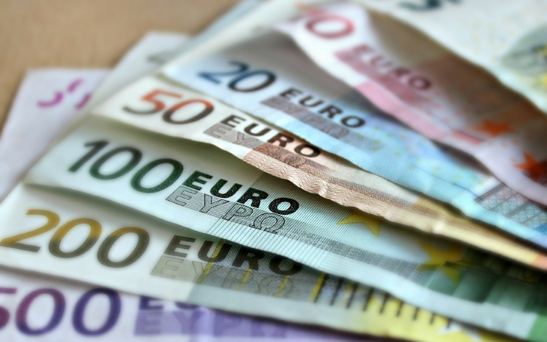 pixabay_euro money cash finance
